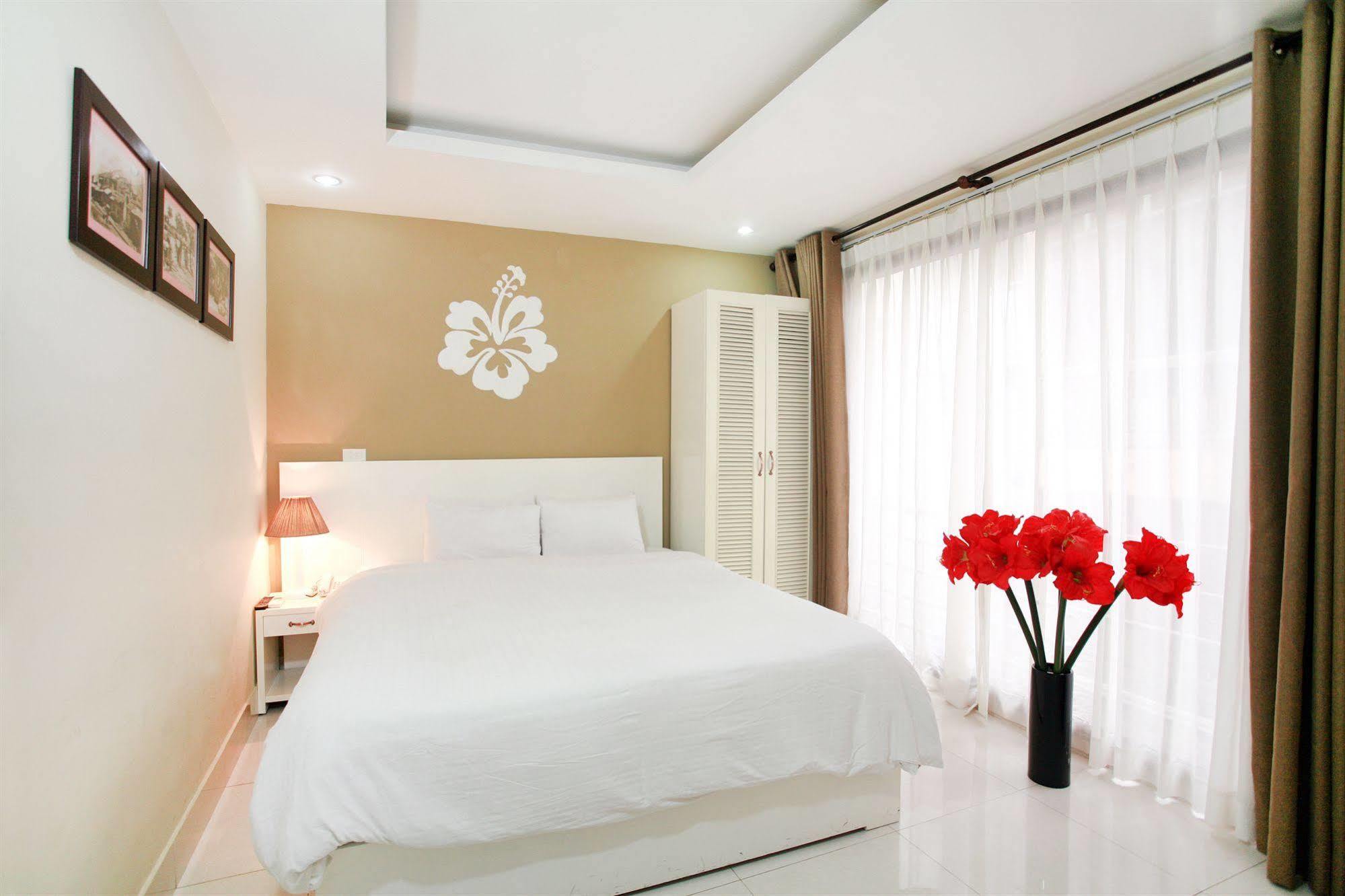 22Land Residence Hotel & Spa 52 Ngo Huyen Hanoi Buitenkant foto